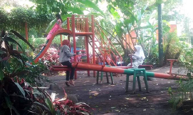 Taman Kartini jadi Alternatif Tempat Liburan Masyarakat Taman Kartini jadi Alternatif Tempat Liburan Masyarakat