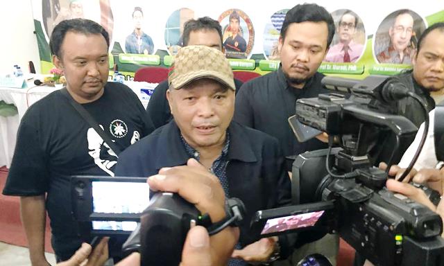 Tuntut Oded Segera Lantik Benny Jadi Sekda Tuntut Oded Segera Lantik Benny Jadi Sekda