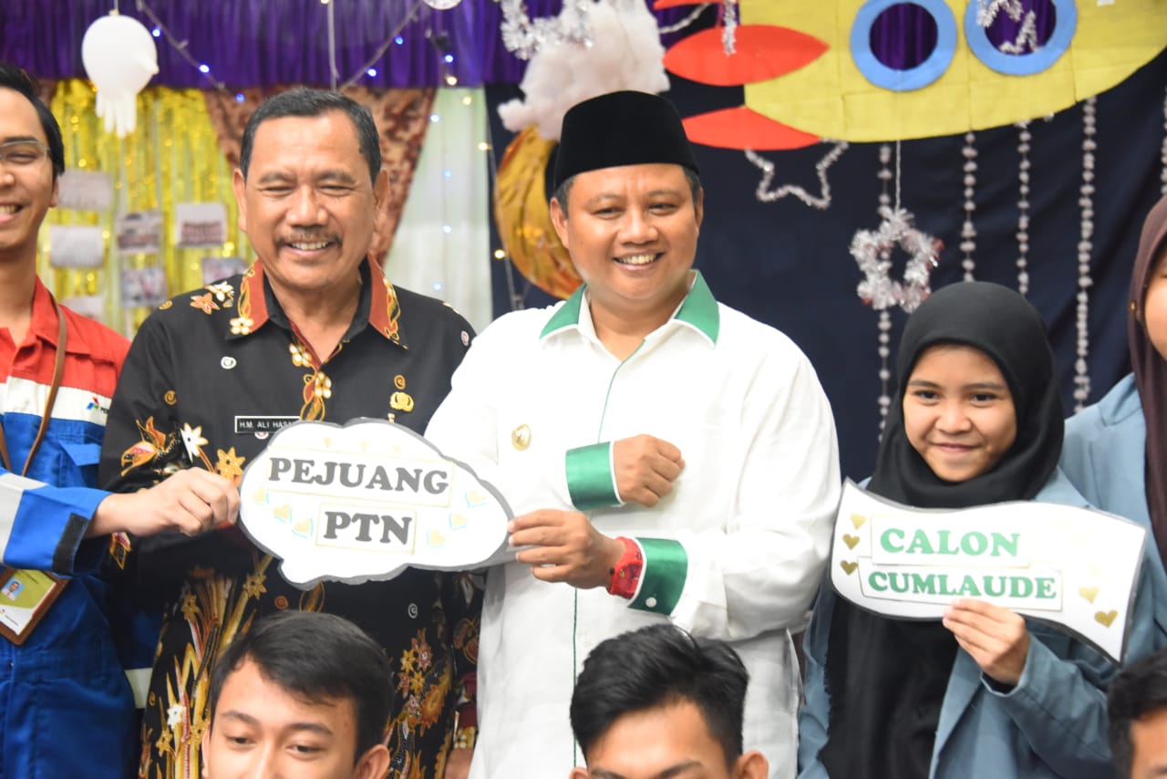 Pemdaprov Jabar Dorong Lulusan SMA/SMK dapat Beasiswa ke Perguruan Tinggi