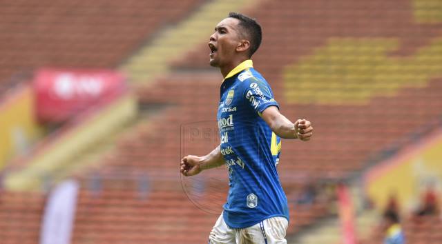 Cetak Gol, Beni Disanjung Robert Alberts Cetak Gol, Beni Disanjung Robert Alberts