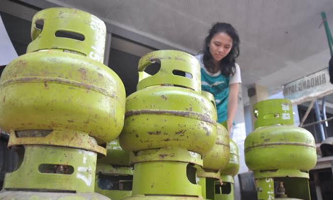 Pencabutan Subsidi Gas, Rugikan Warga Miskin