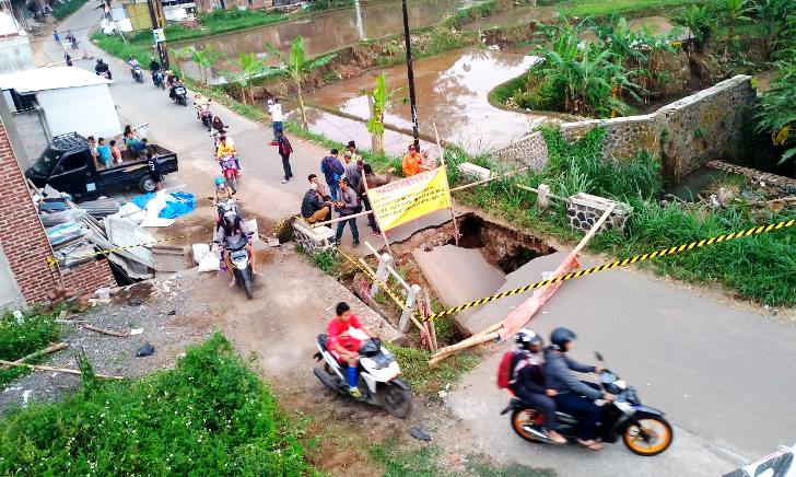 Rp 200 Juta untuk Jembatan Amblas