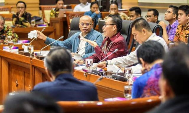 DPR Loloskan Lima Hakim Agung