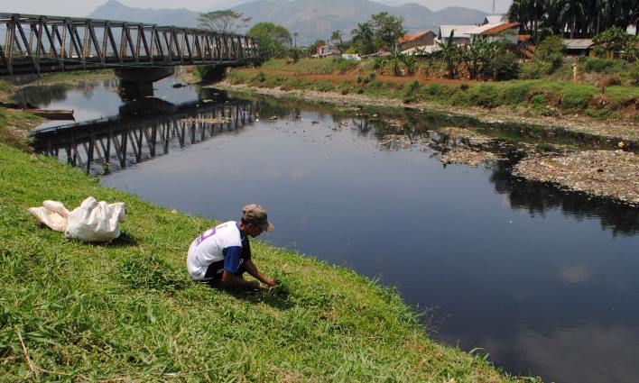 Di Citarum Ditemukan 100 Ton Limbah Popok dan Pembalut Setiap Harinya Di Citarum Ditemukan 100 Ton Limbah Popok dan Pembalut Setiap Harinya