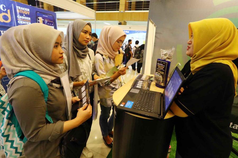 Pemkab Serap 12.806 Pencari Kerja