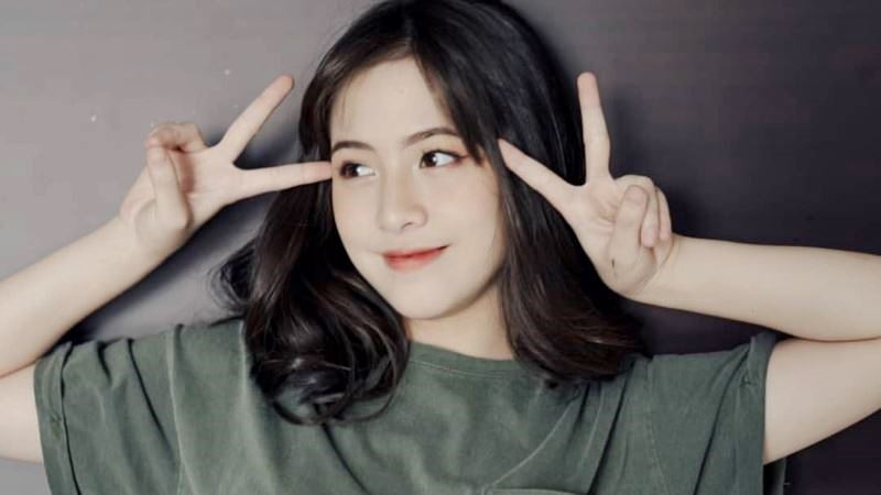 Adhisty Zara Lebih Centil di Mariposa Adhisty Zara Lebih Centil di Mariposa