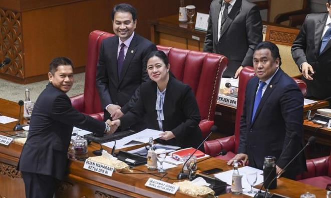 DPR Setujui Delapan Hakim Agung DPR Setujui Delapan Hakim Agung