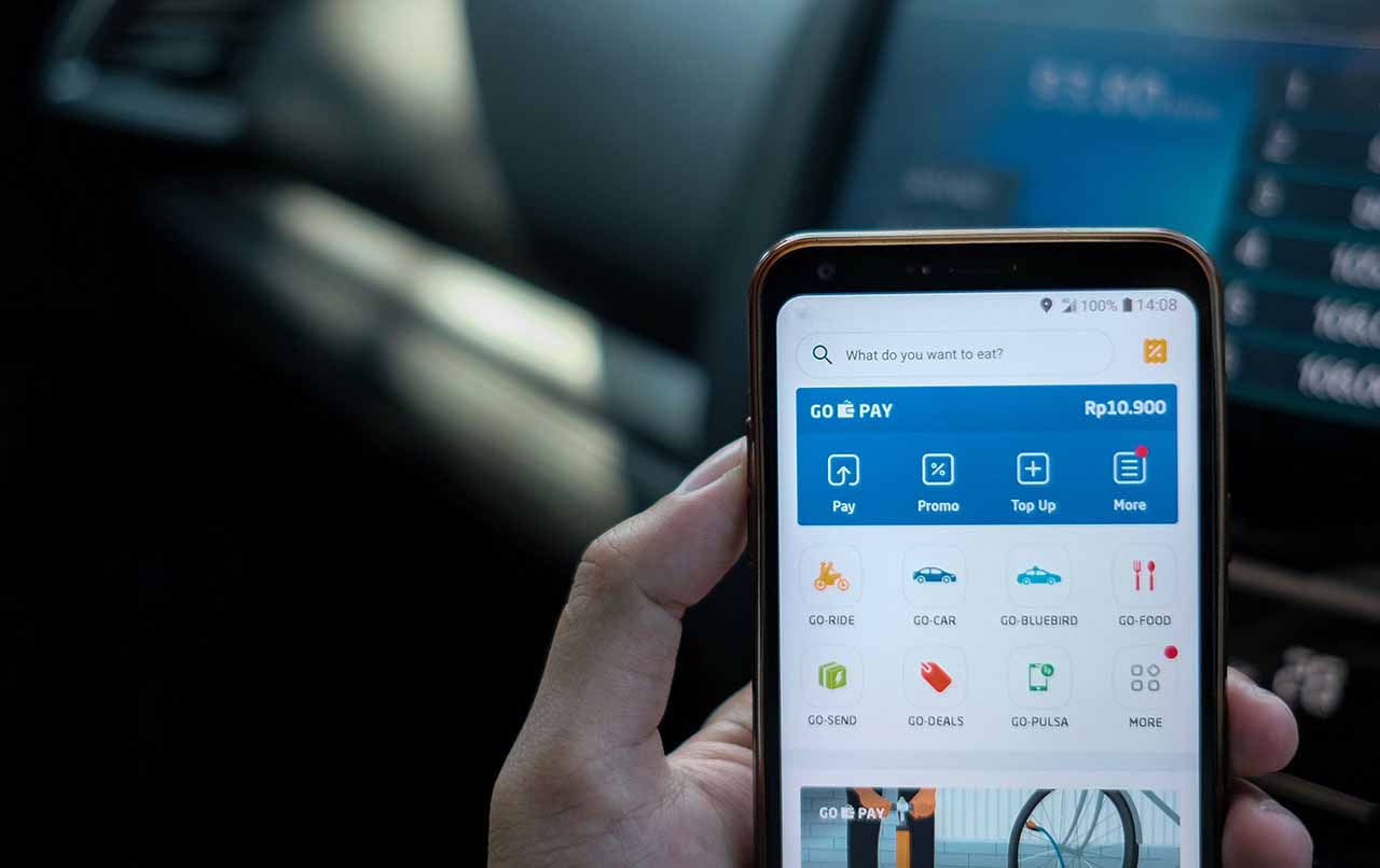 Gebrakan Mendikbud Bayar SPP Bisa Pakai GoPay