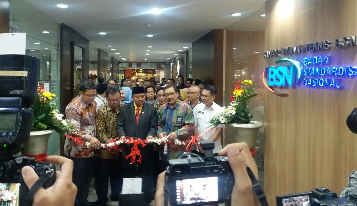 Dorong UMKM Jabar Terapkan SNI, BSN Resmikan KLT di Bandung Dorong UMKM Jabar Terapkan SNI, BSN Resmikan KLT di Bandung
