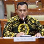 KPK Berhentikan Dua Penyidik Polri