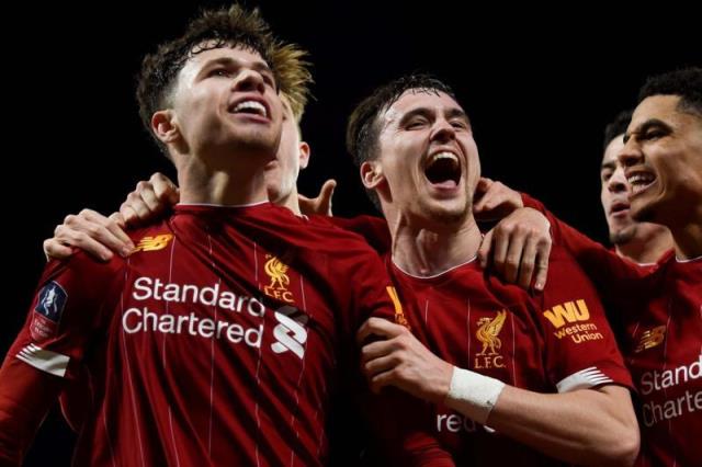 Bunuh Diri Shrewsbury Town, Selamatkan Liverpool Bunuh Diri Shrewsbury Town, Selamatkan Liverpool