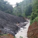 Jalan Penghubung KBB-Cianjur Tertutup Longsor Jalan Penghubung KBB-Cianjur Tertutup Longsor