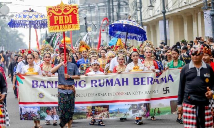Parade Bandung Rumah Bersama Beri Pesan pada Dunia