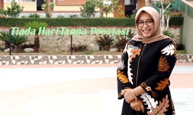 Terapkan US dengan Karya Tulis Ilmiah Terapkan US dengan Karya Tulis Ilmiah