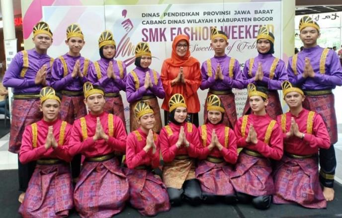 SMK Fashion Weekend 2020 Tampil Spektakuler