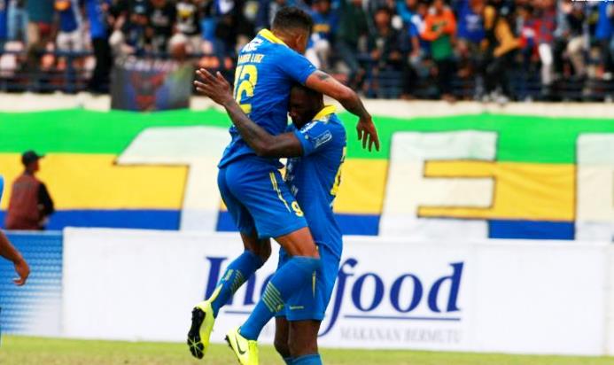 Wander Luiz dan Geoffrey Castillion Resmi Dikontrak Persib