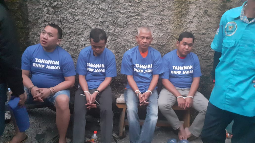 Pabrik Obat Terlarang Jenis PCC di Cisaranten Indah, Digerebek Tim Gabungan BNN