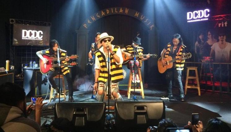 /rif 25 Tahun Berkarir, Berakhir di Pengadilan Musik /rif 25 Tahun Berkarir, Berakhir di Pengadilan Musik