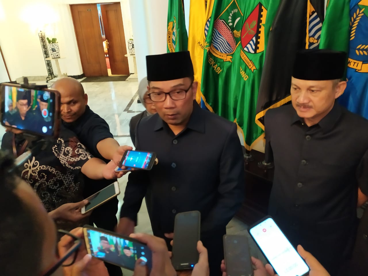 Bayar SPP Pakai Uang Digital, Emil Nilai Gak Ada Masalah