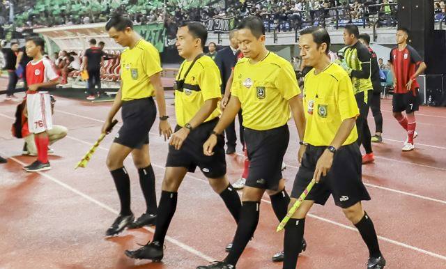 Gaji Dinaikkan, Wasit Nakal PSSI Siapkan Sanksi Berat