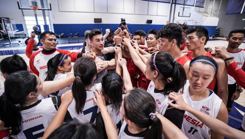Siang Latihan Bareng Jordan Lawley, Malam Nonton Langsung NBA