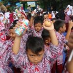 13 Sekolah Dasar Dibagi Telur dan Susu