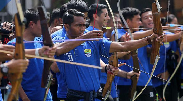 Unik, Pemain Maung Bandung Diajari Memanah