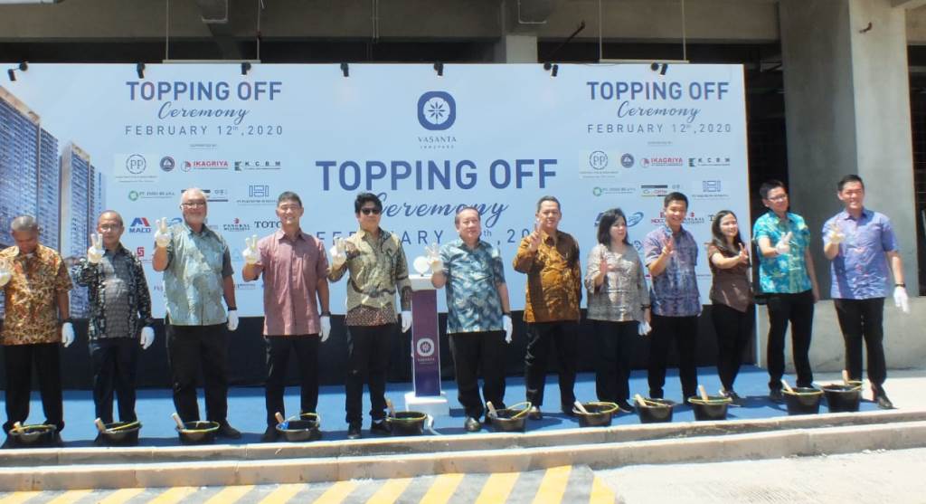 Vasanta Innopark Gelar Topping Off Tower Aoki dan Botan Tepat Waktu