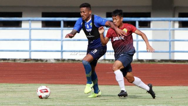 Wander Luiz Nyaman Duet dengan Castillion