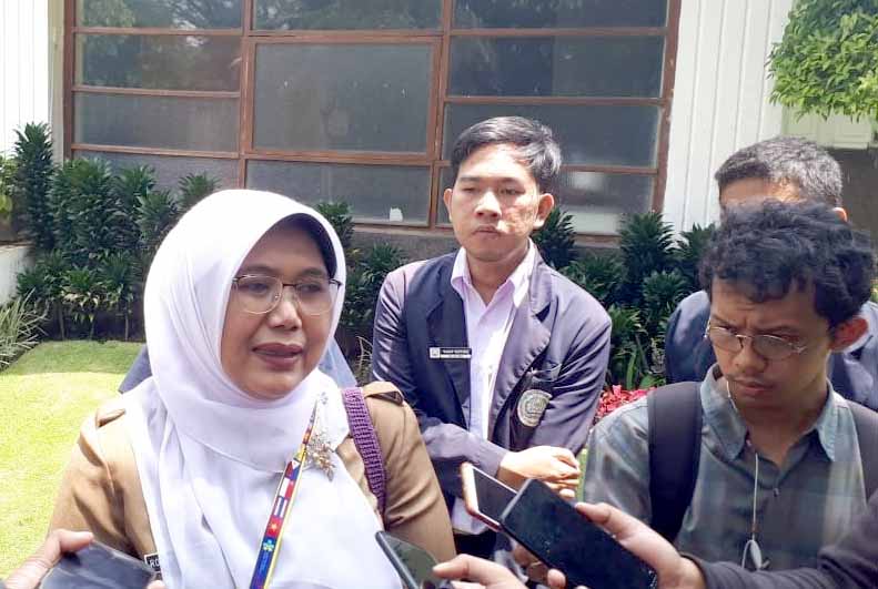 Gawat Nih! 24 Orang Warga Bandung yang Baru Pulang dari Negara Terjangkit Convid-19 Hanya Dipantau di Rumah Gawat Nih! 24 Orang Warga Bandung yang Baru Pulang dari Negara Terjangkit Convid-19 Hanya Dipantau di Rumah
