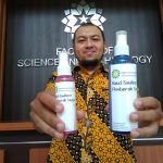 Buat Sendiri Hand Sanitizer, Fakultas Sains dan Teknologi UIN Bandung Bagikan ke Masjid