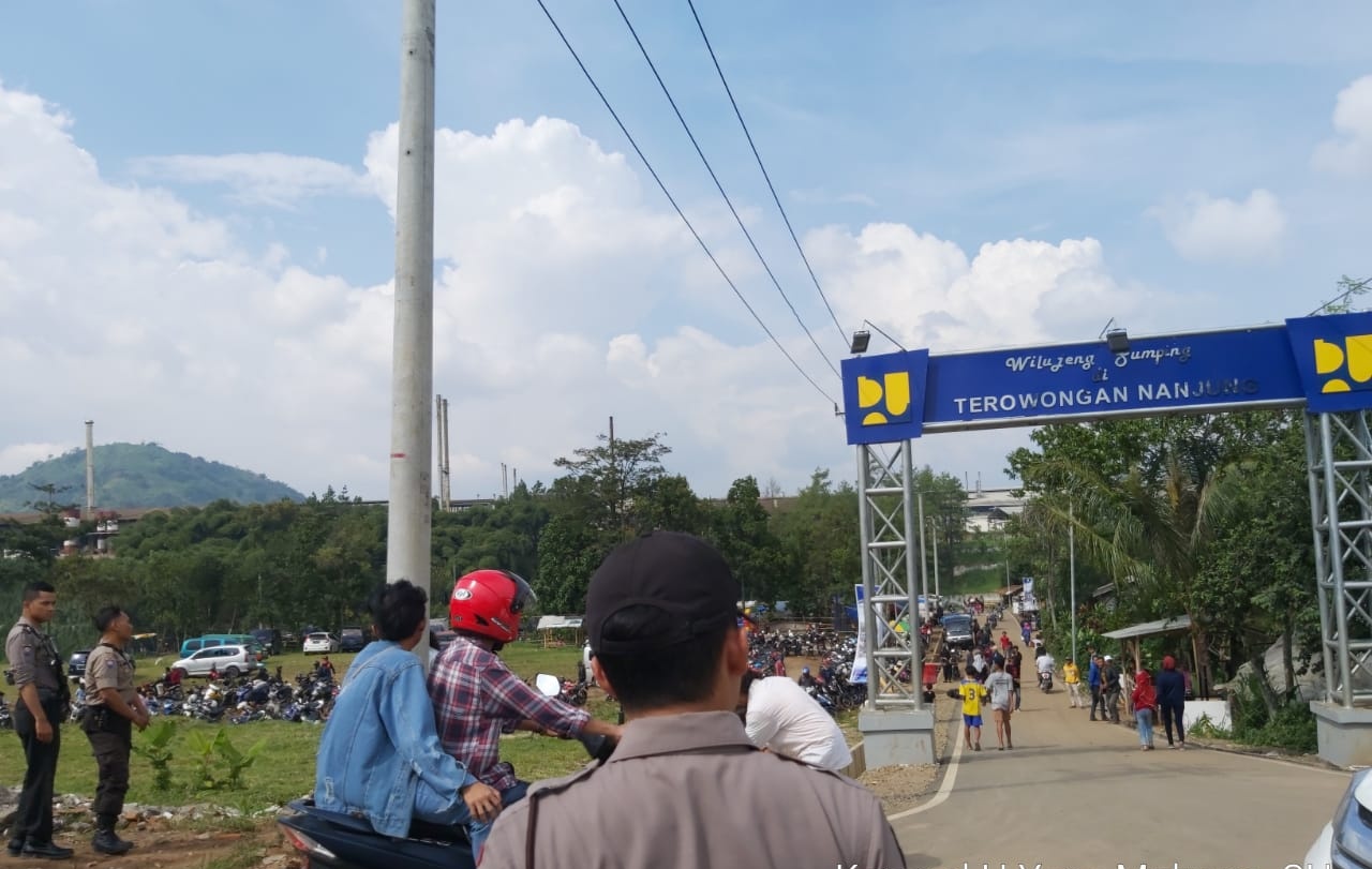 Curug Jompong Tuai Prahara! Gara-gara Lahan Parkir, Candra Dibacok di Depan Anak Istri