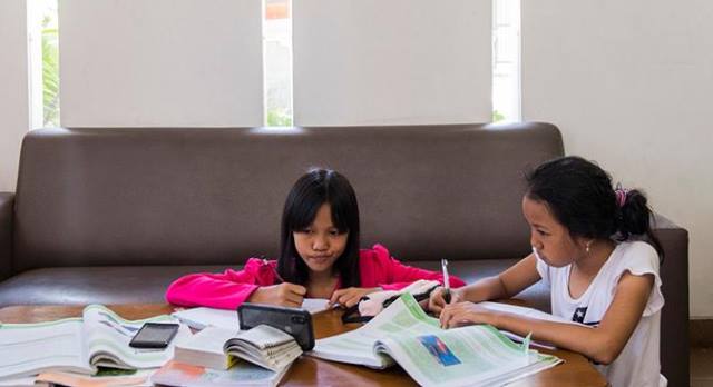 Belajar dari Rumah Mulai Dikeluhkan Belajar dari Rumah Mulai Dikeluhkan