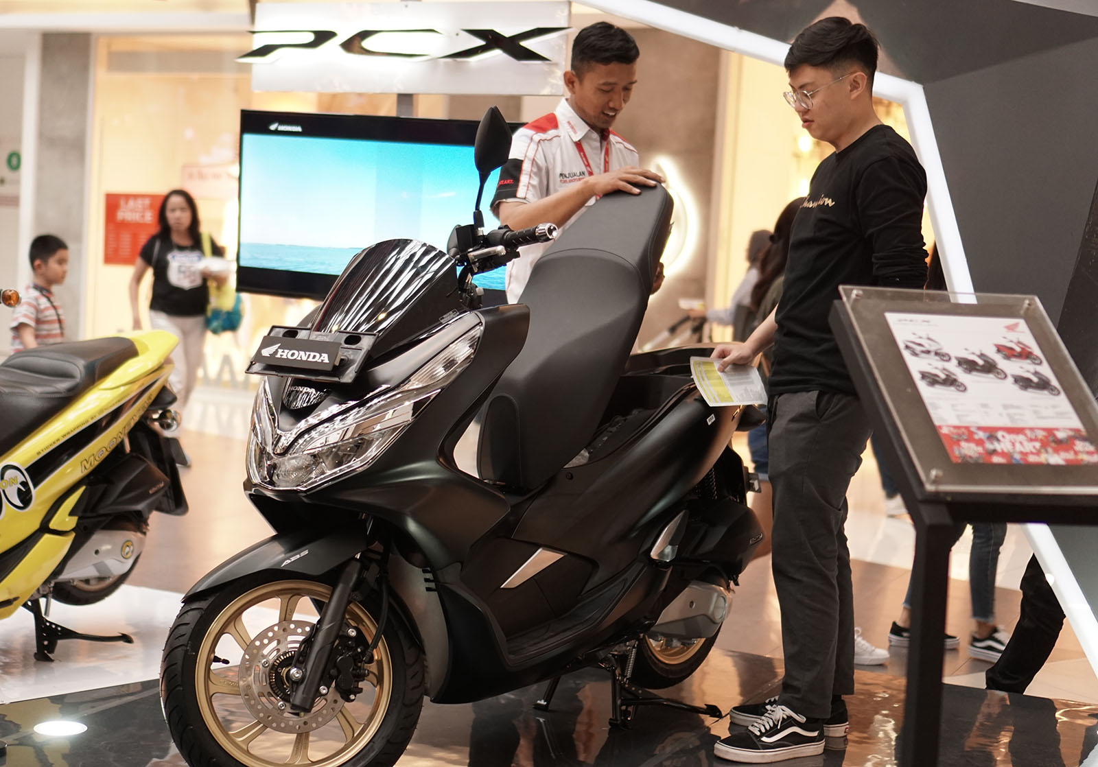 Beli Honda PCX 150 dan ADV150 di Jawa Barat Berkesempatan Dapat Honda Forza Beli Honda PCX 150 dan ADV150 di Jawa Barat Berkesempatan Dapat Honda Forza