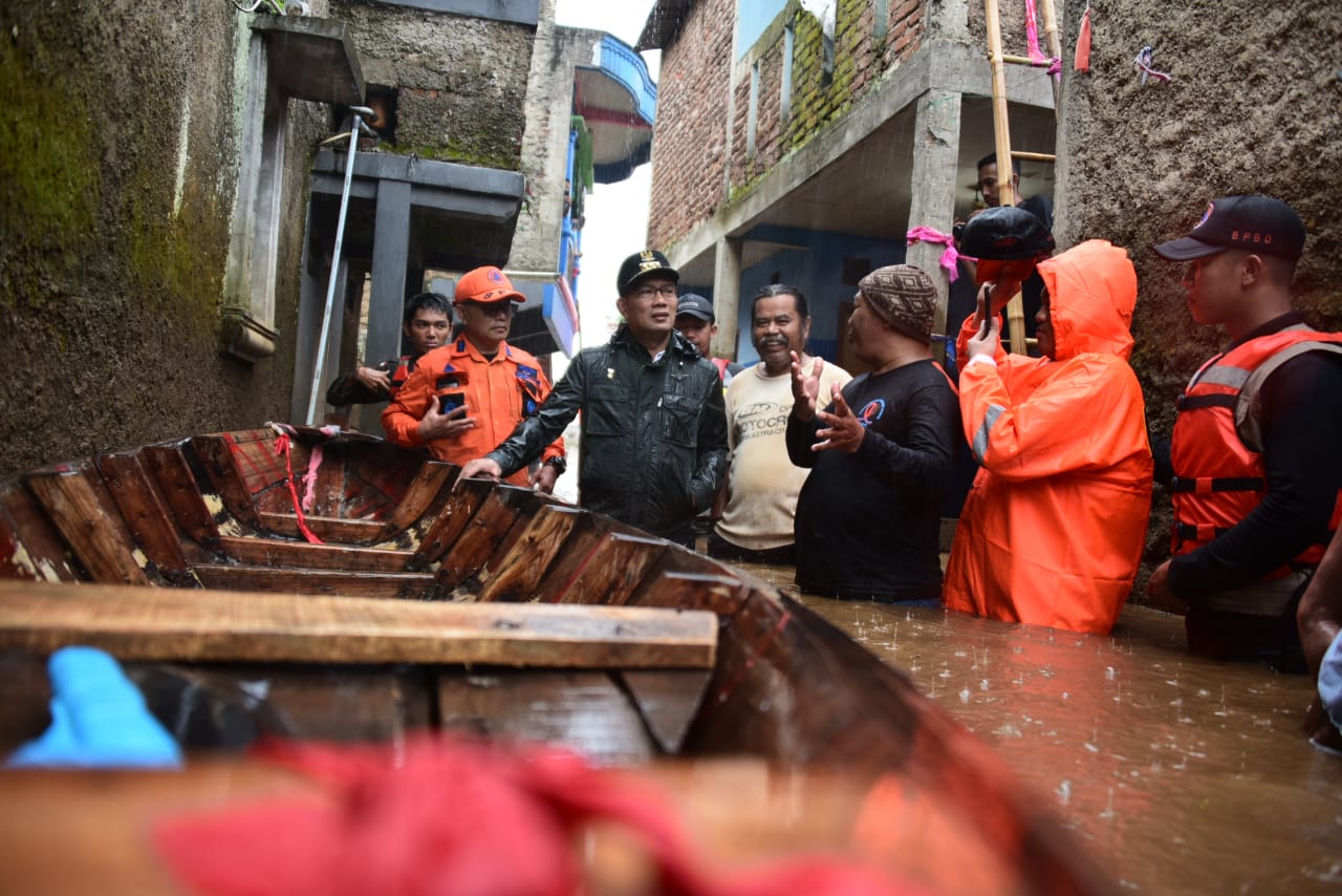 Kabupaten Bandung Terendam Banjir, Emil Belum Bisa Putuskan Pengungsi untuk Social Distancing