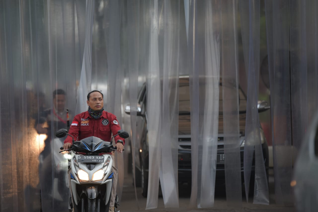 Cegah Penyebaran Covid-19, Seluruh Kendaraan dan Personel, Wajib Masuk Lorong Dekontaminasi