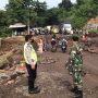 Kerusakan jalan Cireki disebabkan oleh hujan turun hampir sepanjang malam sehingga terjadi penurunan badan jalan yang signifikan
