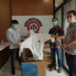 Antisipasi Pencegahan Corona di Jawa Barat, Telkom Serahkan Bantuan APD dan Hand Sanitizer