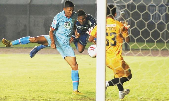 Duet Luiz-Castillion Menjanjikan Duet Luiz-Castillion Menjanjikan