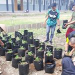Siswa SMAN 27 Diajari untuk Bertani