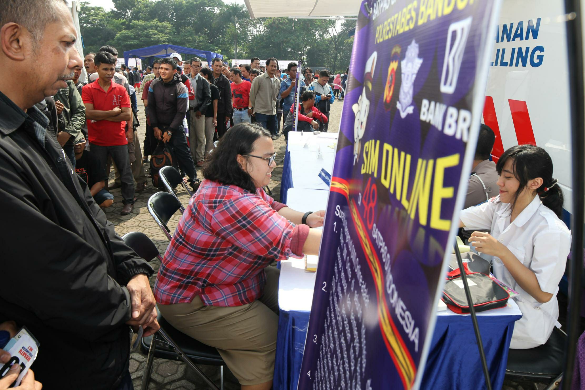 Tidak Ada Libur! Pelayanan SIM, STNK dan SKCK Tetap Berjalan Normal Tidak Ada Libur! Pelayanan SIM, STNK dan SKCK Tetap Berjalan Normal