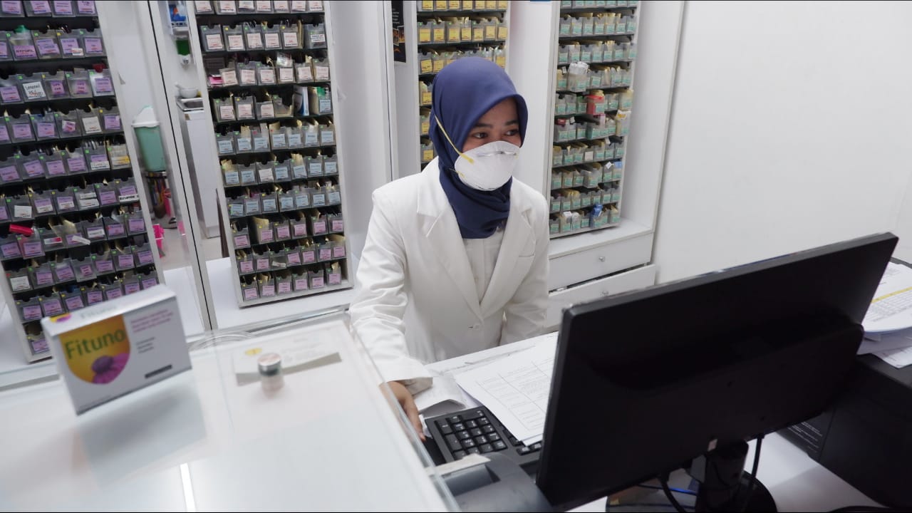 Di Setiap Apotek Kota Bandung Masker dan Hand Sanitizer Mulai Kehabisan Stok