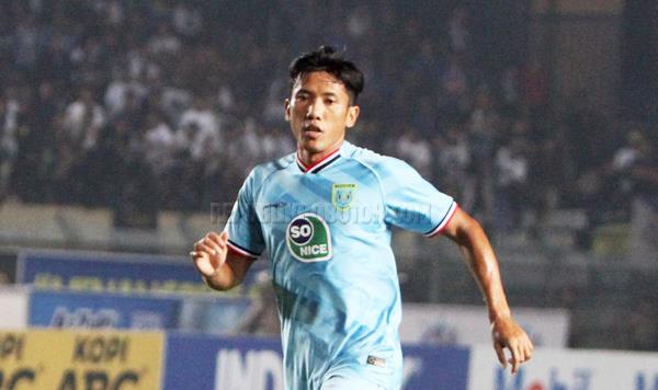 Ahmad Bustomi Senang Ketemu Robert Alberts