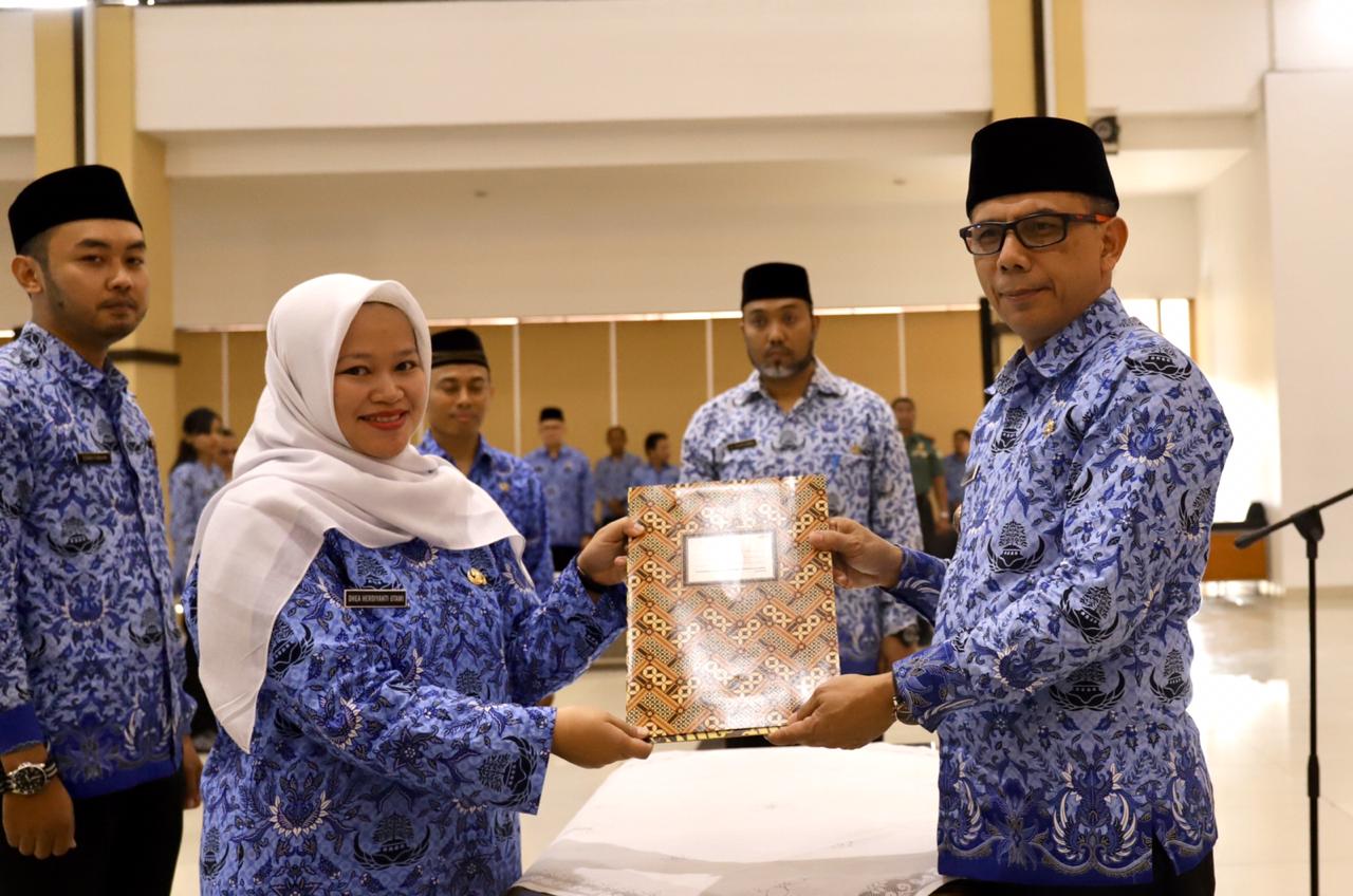 Nunggu Setahun, Akhirnya Dapat SK PNS di Cimahi Nunggu Setahun, Akhirnya Dapat SK PNS di Cimahi