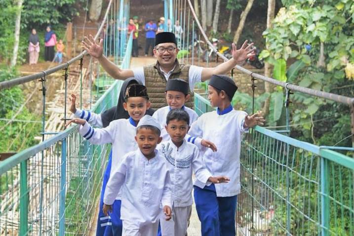 Gubernur Jabar Resmikan Jantung Desa Cibaregbeg