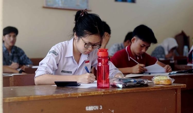 Sekolah Dilarang Gelar Ujian, Nilai Rapor Jadi Acuan Kelulusan