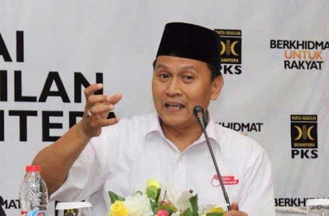 Harusnya Karantina Wilayah, Bukan Kebijakan Darurat Sipil Harusnya Karantina Wilayah, Bukan Kebijakan Darurat Sipil