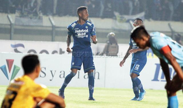 Kalah Telak 3-0, Nil Maizar Akui Keunggulan Persib