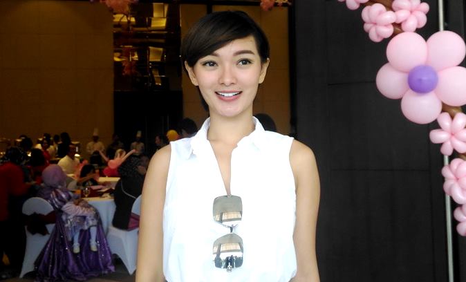 Zaskia Gotik Bakal Dinikahi Pengusaha Kaya Zaskia Gotik Bakal Dinikahi Pengusaha Kaya