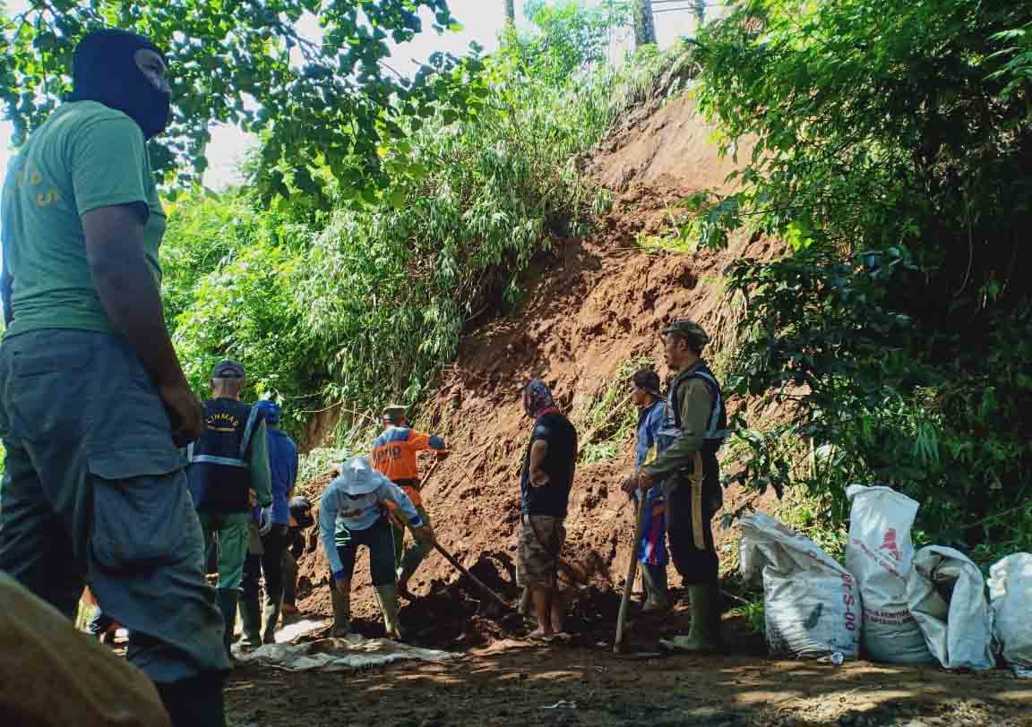 Hujan Deras Akibat Tebing Ambruk di Kertamulya dan Langensari